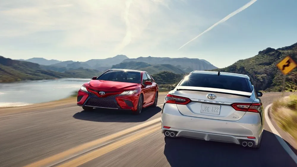كل ماتريد معرفته عن Toyota Camry 2019 وتقنياتها - سماعة تك