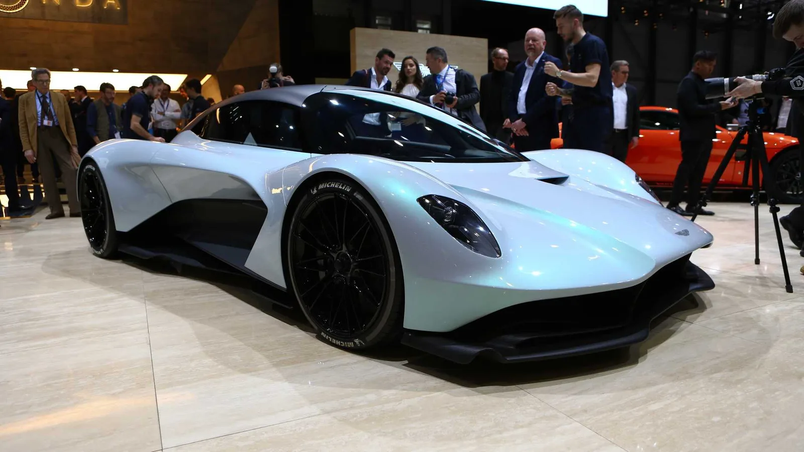 أستون مارتن تكشف عن AM-RB 003 الجديدة كلياً - سعودي شفت