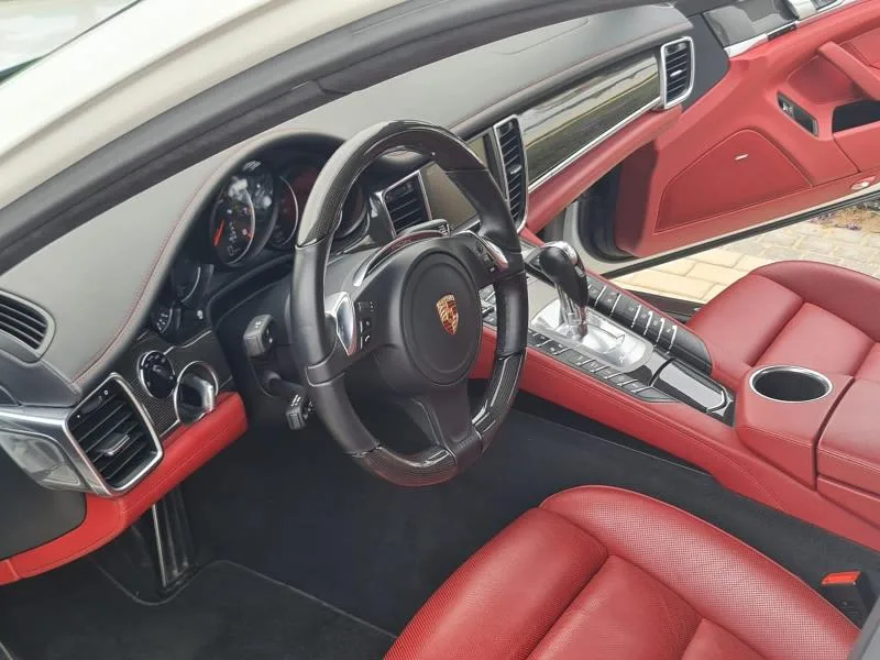 2014 Porsche Panamera in Dubai, United Arab Emirates | بورش باناميرا