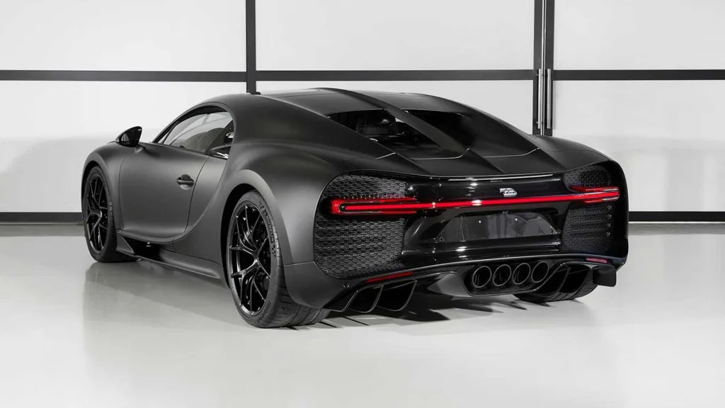 الإصدار 250 من بوجاتي  Noire Sportive