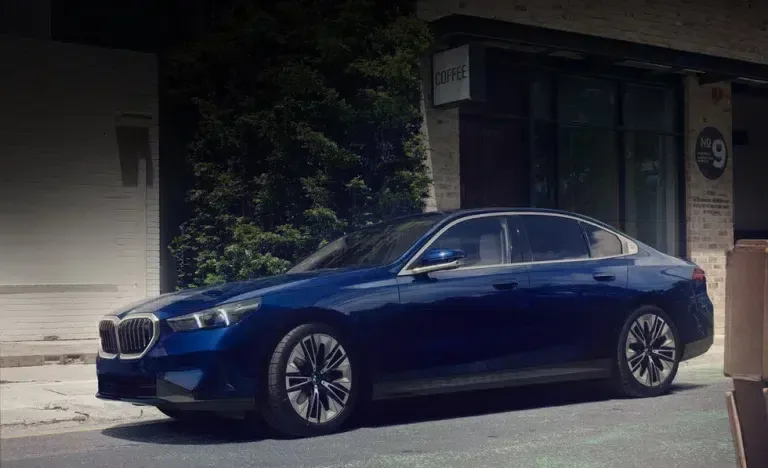 BMW تدشن الفئة الخامسة الجديدة 2024