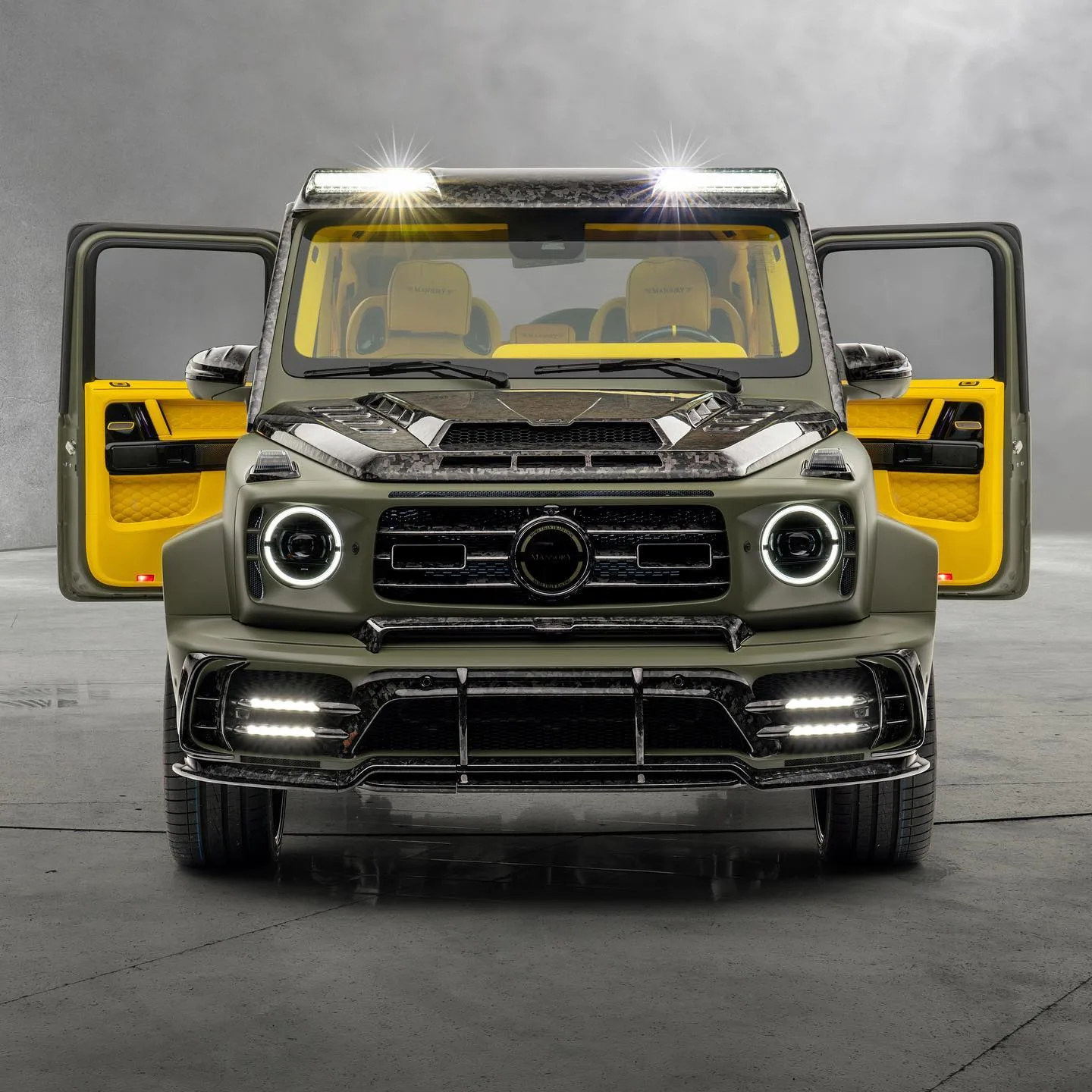 Mansory تُطلق سيارة مرسيدس-AMG G 63 'Grande Entree' مع أبواب خلفية فريدة من نوعها