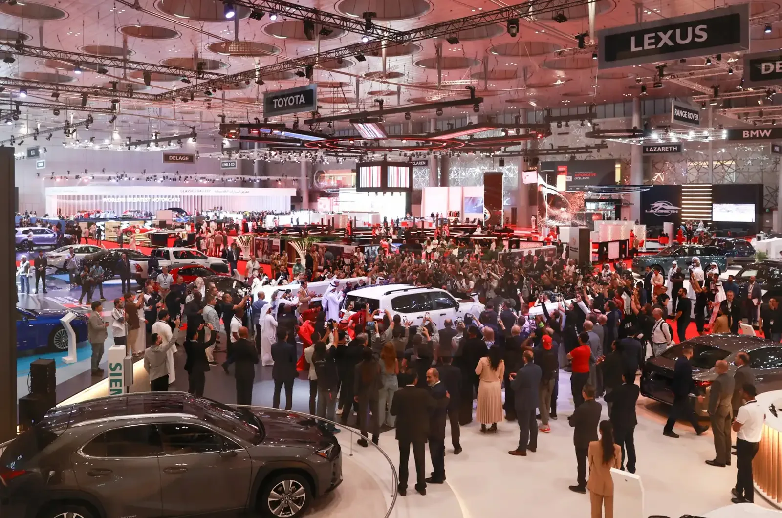 إطلاق داسيا داستر 2024 للعرض الأول في معرض جنيف للسيارات