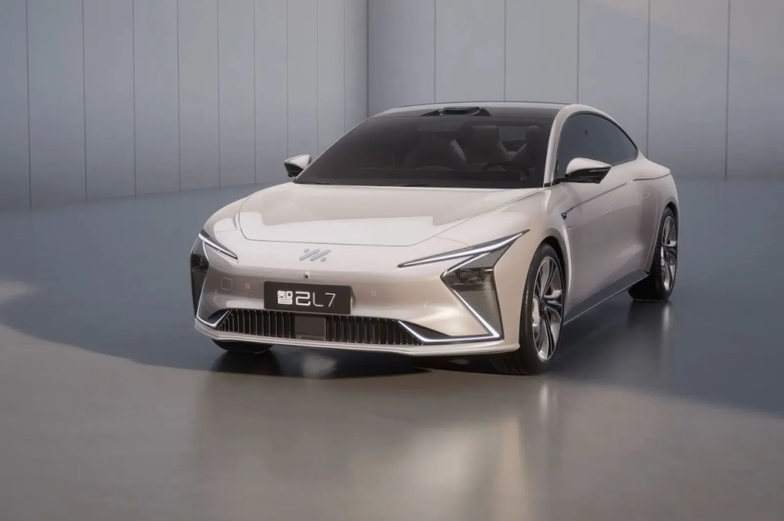 شاهد ... IM Motors تعرض سيارة L6 بمدى 804 كم