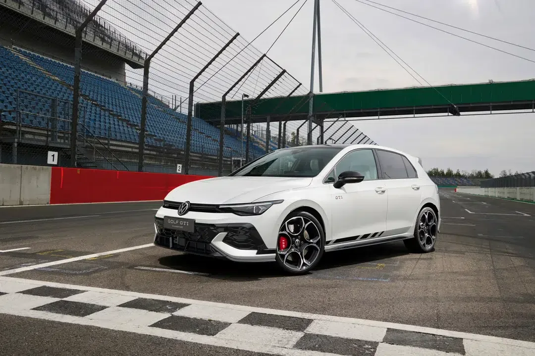فولكس واجن GTI كلوب سبورت 2025 تتحدى أسرع سيارات الهاتشباك الرياضية
