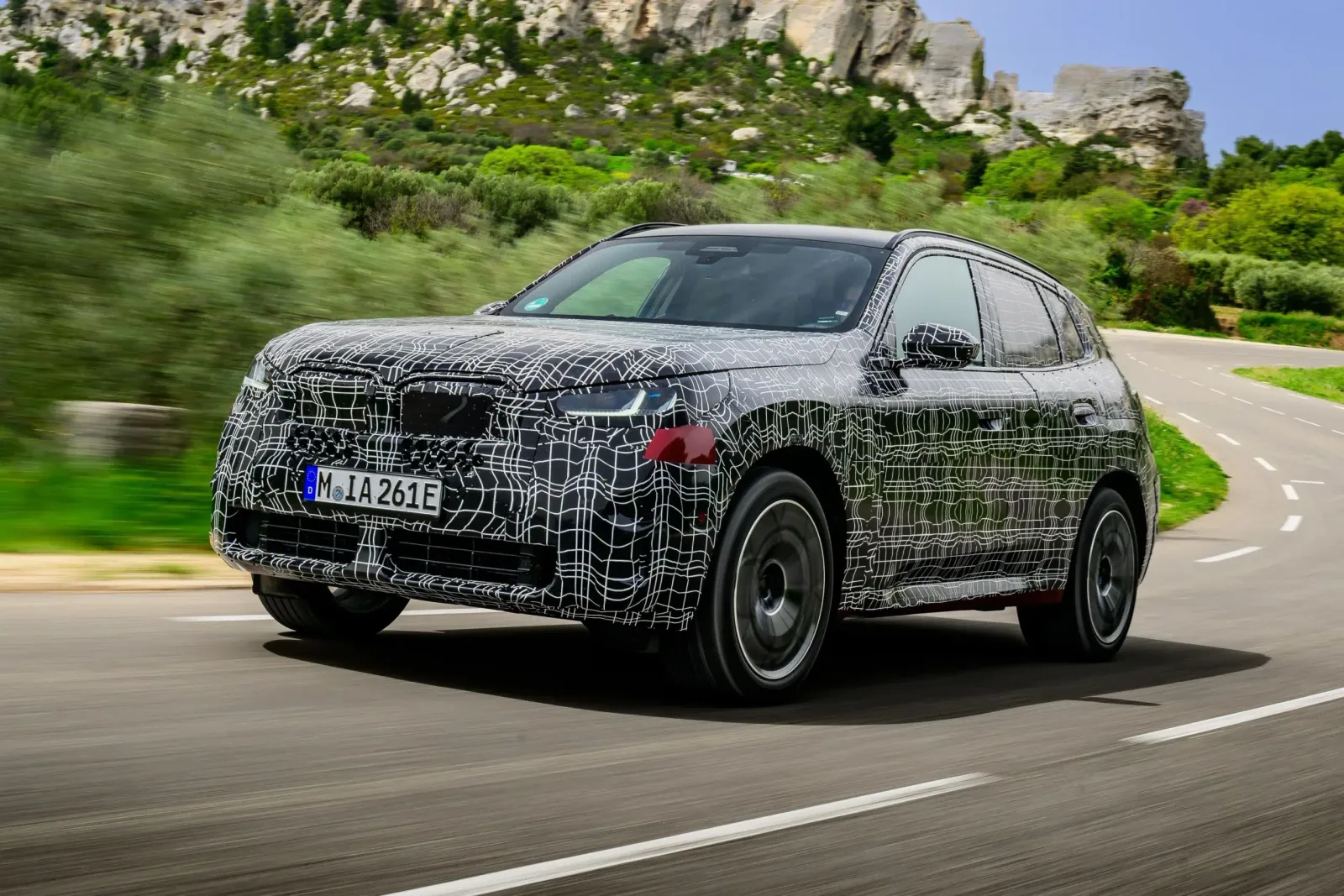 تسريب شكل سيارة BMW X3 2025