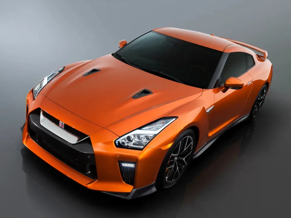 نيسان تكشف عن GT-R الجديدة