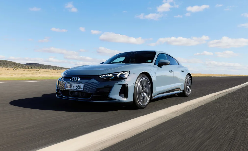 5 أشياء يجب أن تعرفها عن سيارة أودي e-tron GT الجديدة 2024