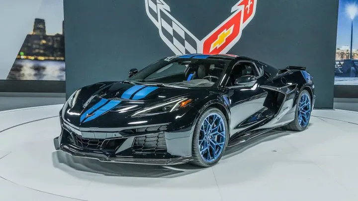 النظرة الأولى على شيفروليه كورفيت ZR1 موديل 2025 بقوة 1000 حصان