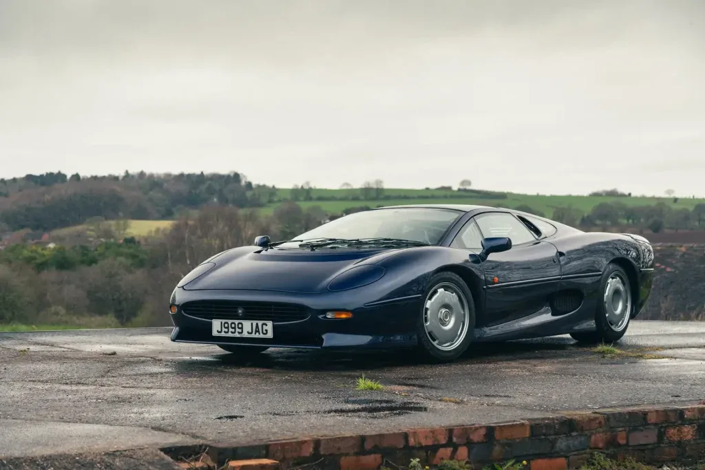 جاكوار XJ220