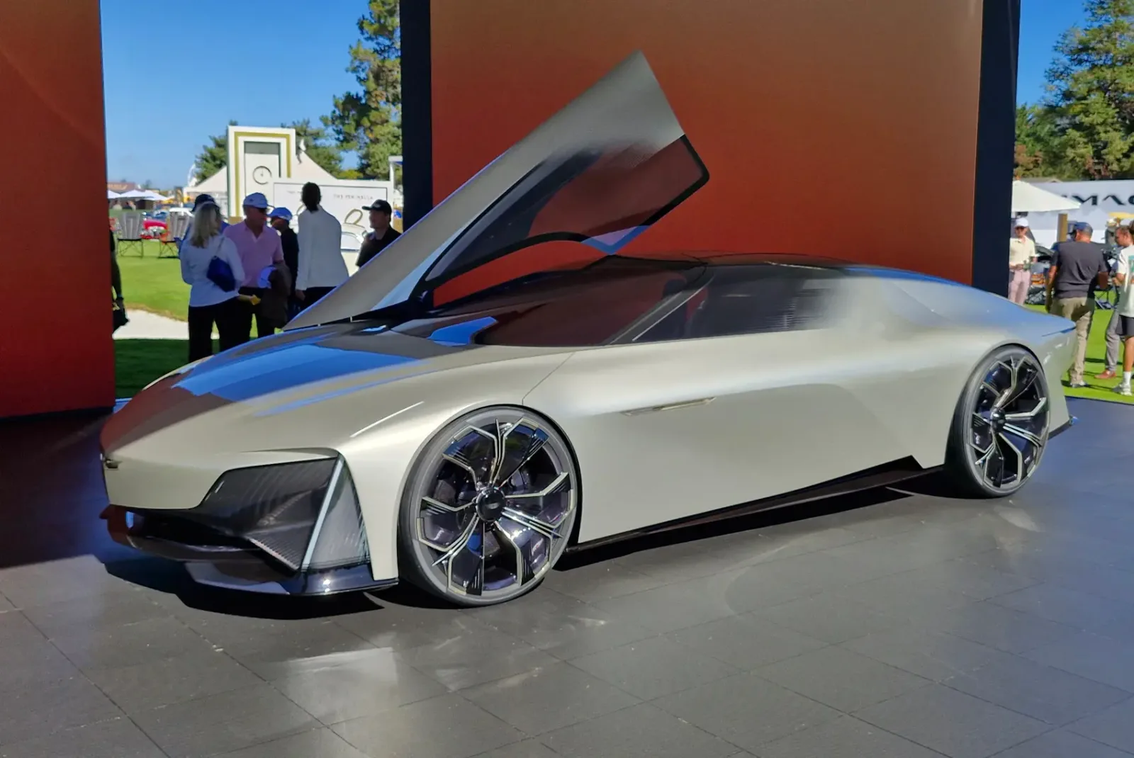 كاديلاك تكشف عن مفهوم Velocity الفاخر كمستقبل للأداء الفاخر الكهربائي بالكامل