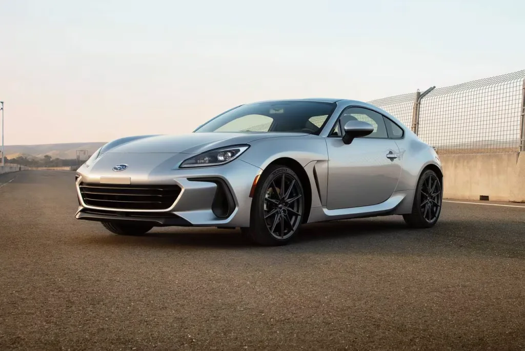 سوبارو BRZ 2025: تحديثات ملحوظة مع أسعار جديدة