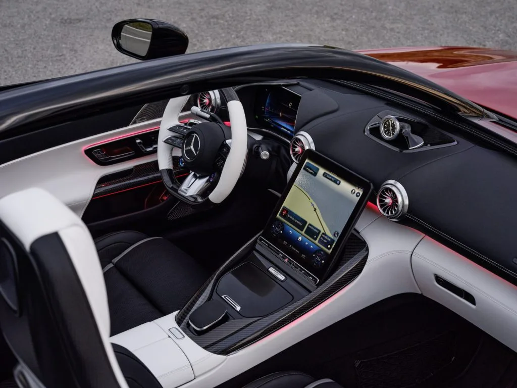 مرسيدس AMG PureSpeed الجديدة تحتفي بظهورها العالمي الأول