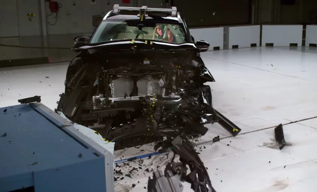 إنفينيتي QX60 الجديدة 2025 تحصد جائزة السلامة الأعلى من IIHS