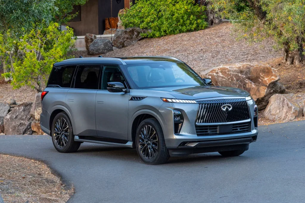 لقطة كبيرة: اختبار إنفينيتي QX80 موديل 2025