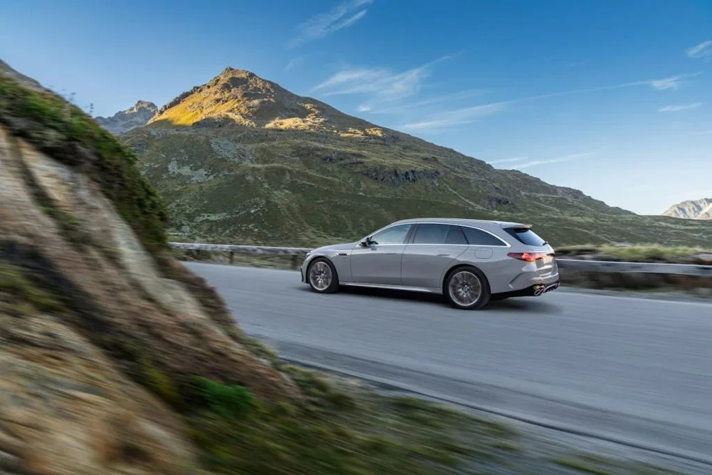 مرسيدس AMG E53 واجن 2026 هي سيارة عائلية بقوة 604 أحصنة