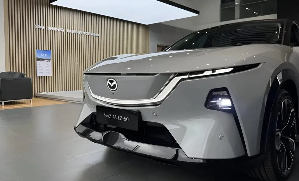 تعرف على مواصفات سيارة Mazda EZ-60 الكهربائية