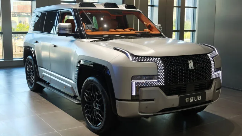 Yangwang الفاخرة من BYD تصل أوروبا في 2026
