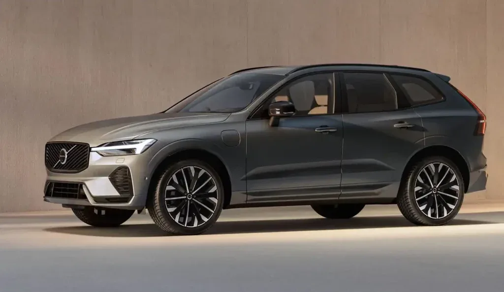 فولفو XC60 2026: الفخامة السويدية بتقنيات أكثر تطورًا