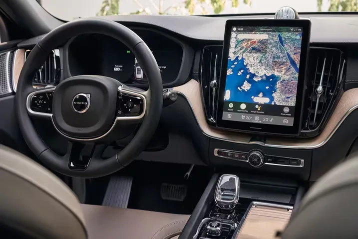 مراجعة سيارة فولفو XC60 موديل 2026