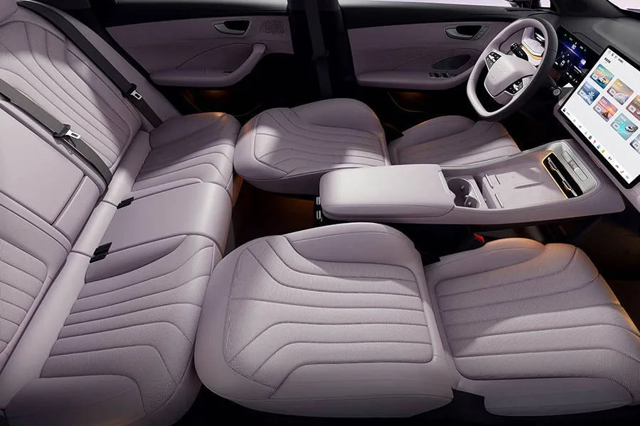 رغم انخفاض السعر… Roewe M7 PHEV تبلغ مدى شامل يصل إلى 2,050 كم