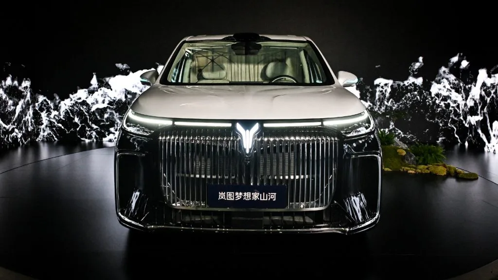 فوياه دريم MPV الجديدة بمدى 350 كم وتصميم فاخر