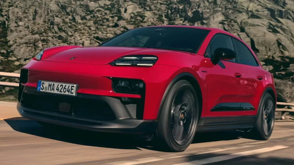 بورشه ماكان GTS 2026: باقة رياضية كهربائية باللون الأحمر الأجمل
