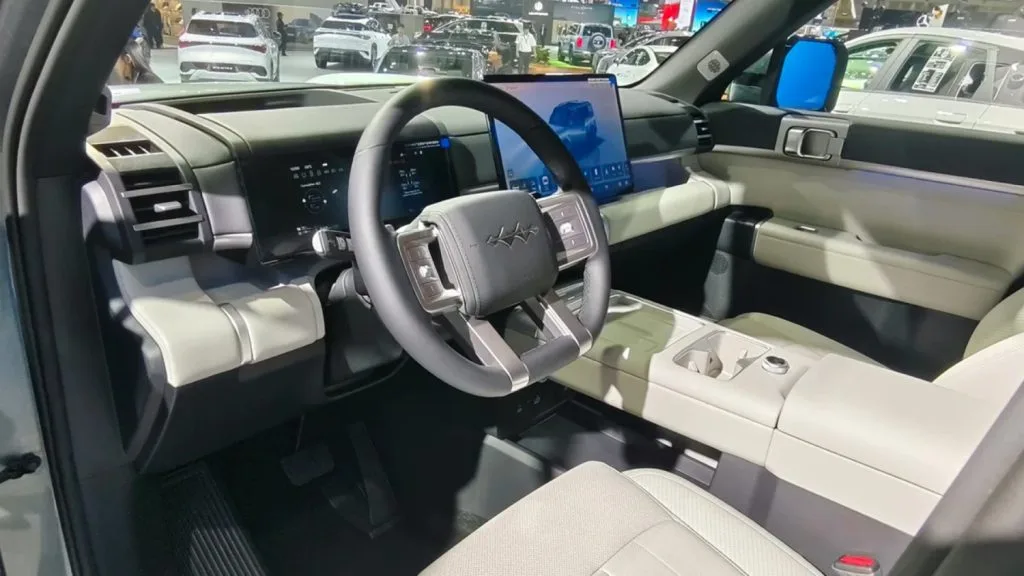 سيارة BYD Ti7 الهجينة متعددة الاستخدامات تظهر لأول مرة في تايلاند