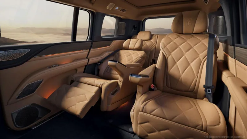 إطلاق سيارة BYD Yangwang U8L SUV الفاخرة بسعر يبدأ من 180 ألف دولار - صورة 2