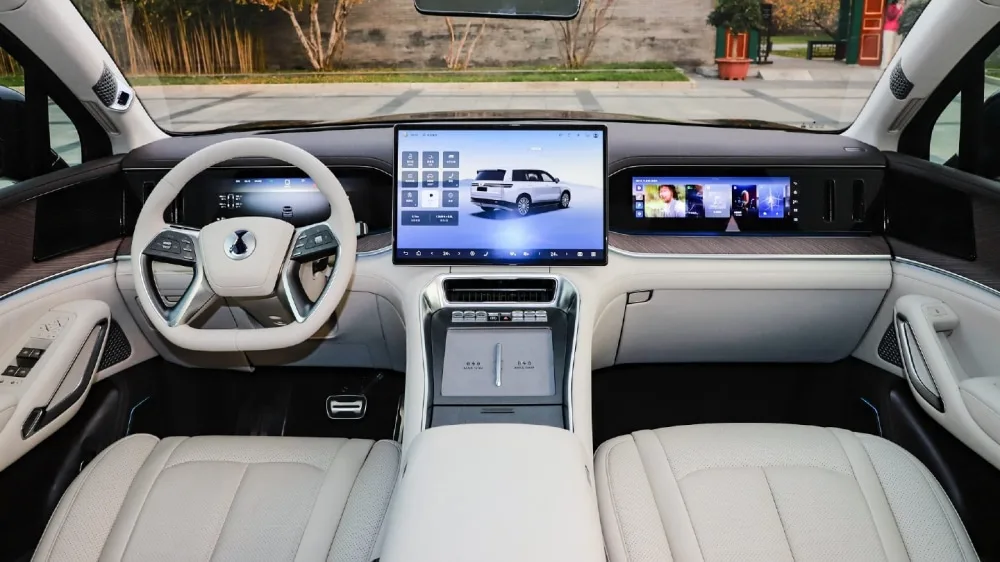 إطلاق الستار عن التصميم الداخلي لسيارة Denza N9 SUV الفاخرة