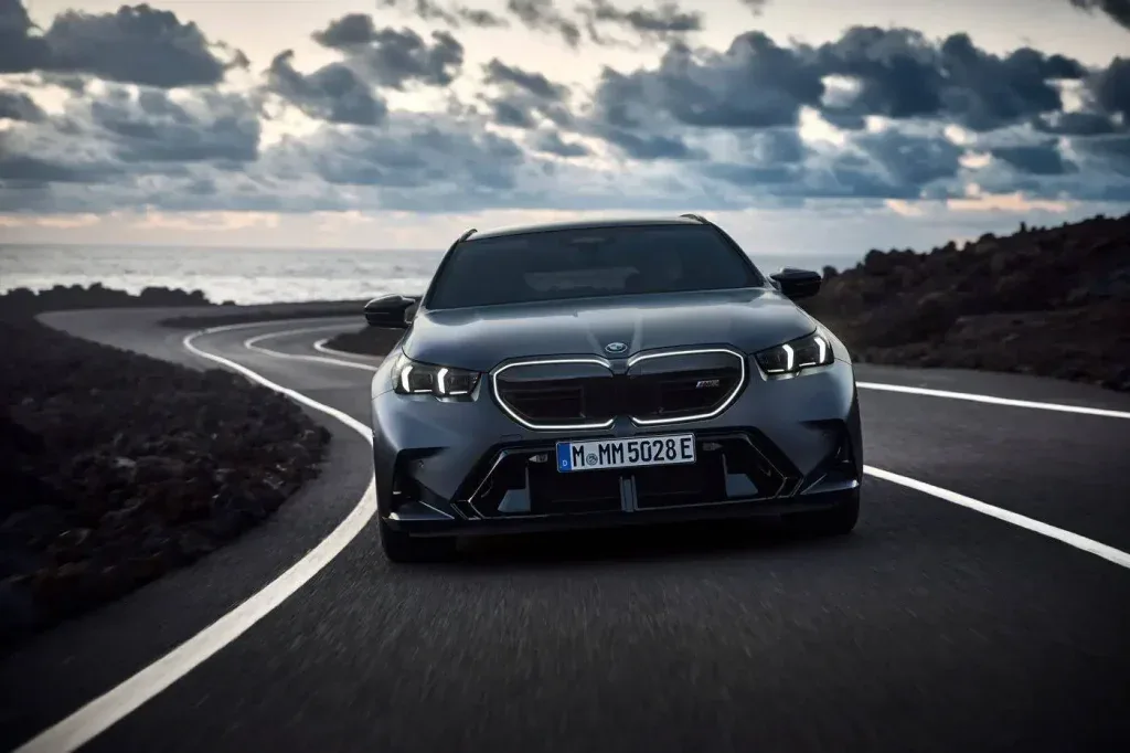 نسخة جديدة من سيارة BMW M5 Touring Wagon تنطلق قريباً في أمريكا - صورة 3