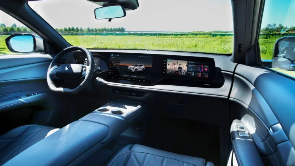 إطلاق شانجان CS75 Plus الجديدة في الصين كسيارة SUV متطورة