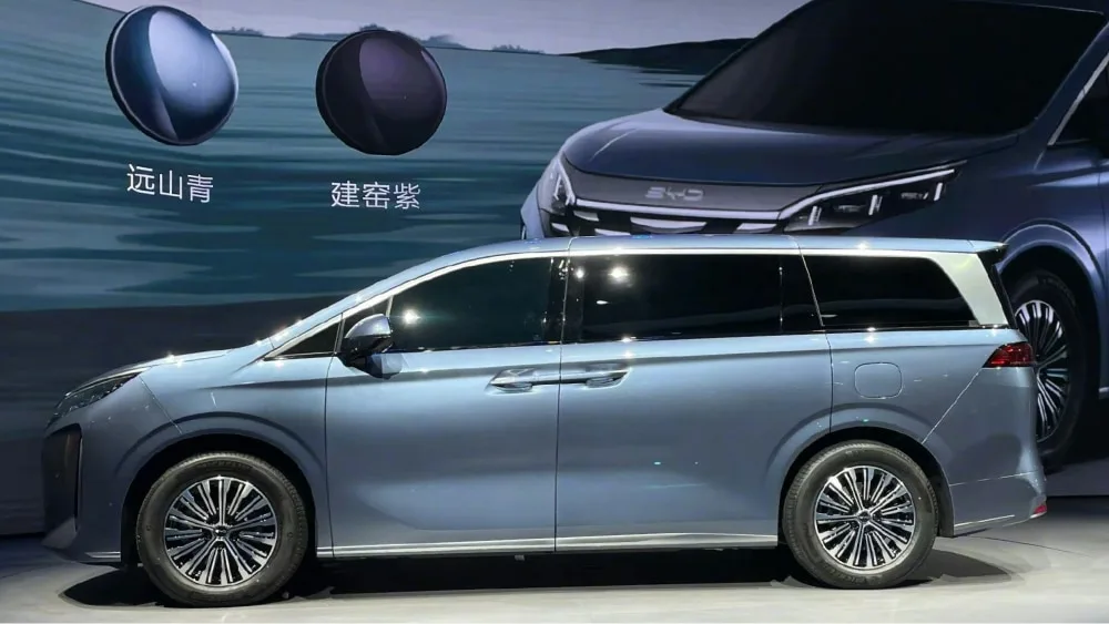 BYD Xia: ميني فان فاخرة بتقنيات هجينة متطورة - صورة 2