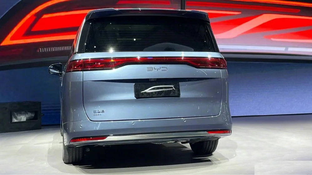 BYD Xia: ميني فان فاخرة بتقنيات هجينة متطورة - صورة 3