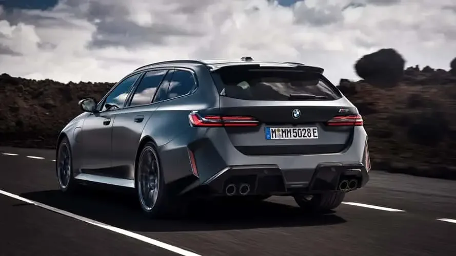 بي إم دبليو M5 Touring 2025: النموذج الجديد من السيارات الرياضية العملية - صورة 2