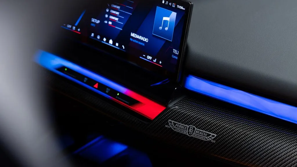 سيارة BMW M5 موديل 2025 الفريدة تعرض في مزاد خيري