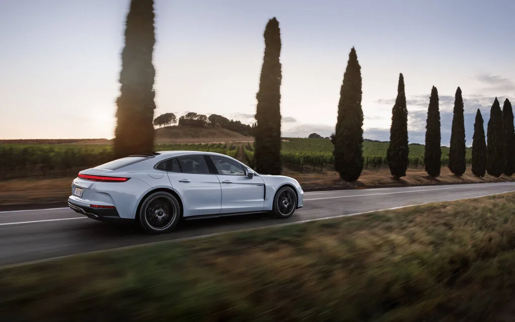بورش باناميرا توربو S E-Hybrid .. الأداء الفائق والتكنولوجيا المتقدمة - صورة 2