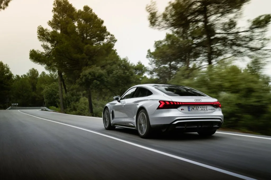 أودي تطرح طرازات جديدة من سيارة E-Tron GT - صورة 4