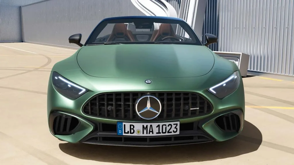 الكشف عن مرسيدس AMG SL 63 Motorsport مع لون طلاء مميز