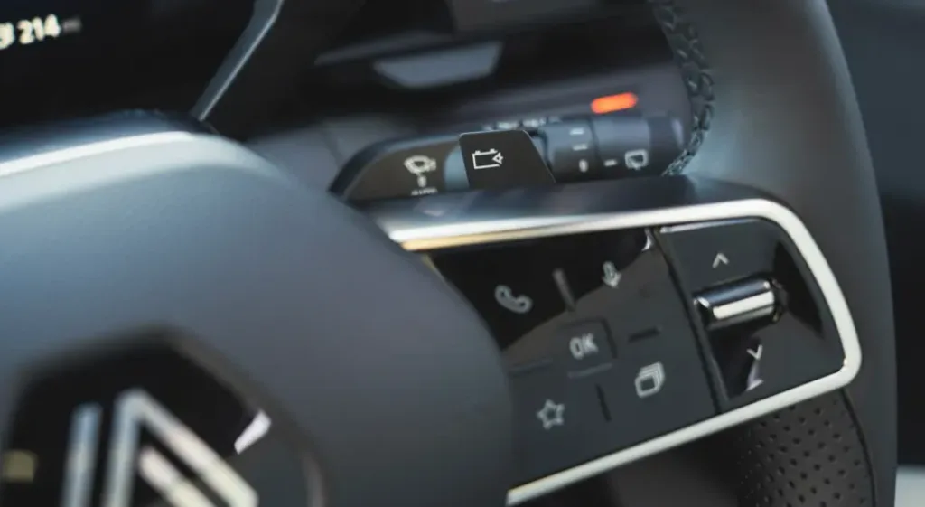 مواصفات وأسعار سيارة  Scenic E-Tech Electric الكهربائية 2024 - صورة 4