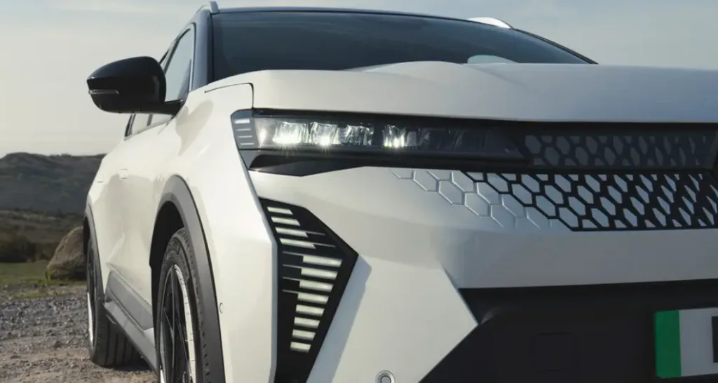 مواصفات وأسعار سيارة  Scenic E-Tech Electric الكهربائية 2024 - صورة 7