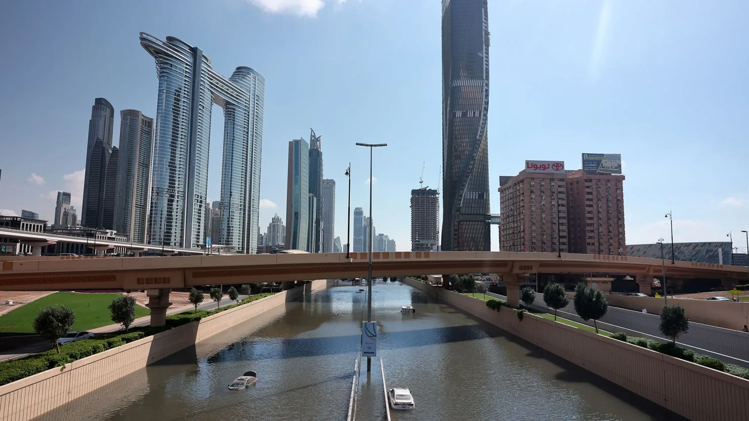 ماذا تفعل إذ داهمت المياة سيارتك ؟