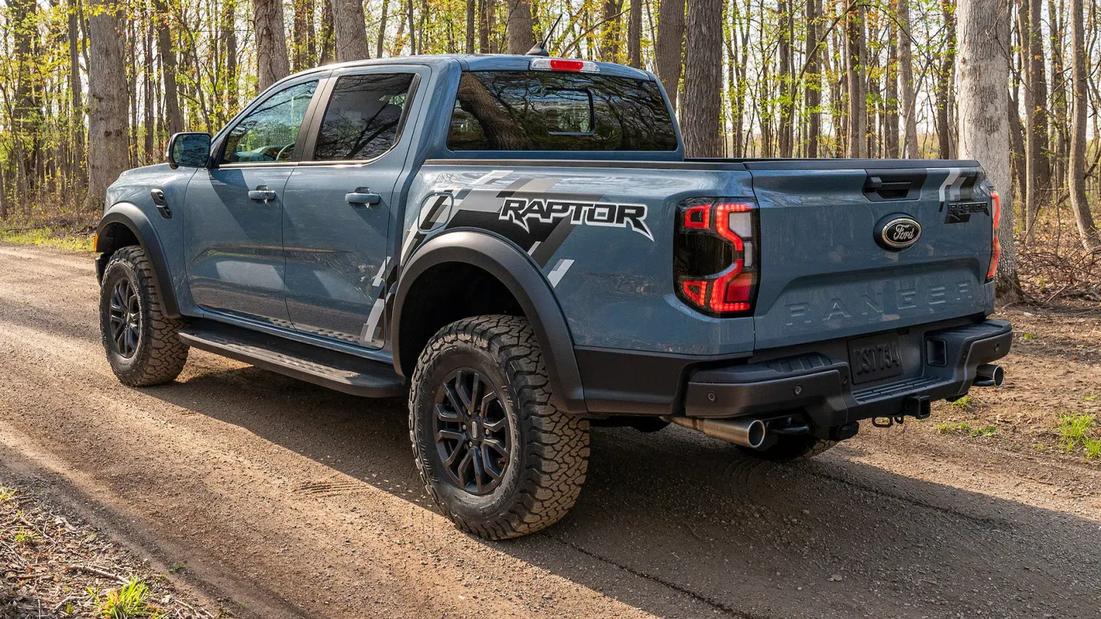 فورد F-150 رابتر R 2024 الجديد ينطلق بقوة تتجاوز 700 حصان - صورة 2