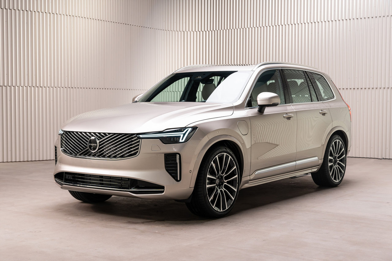 فولفو XC90 2025