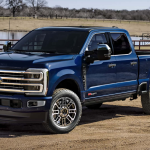 فورد تُوقف إنتاج شاحنة F-150 لايتينغ مؤقتًا