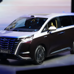 سيارة Denza D9 من BYD تحقق مبيعات قياسية